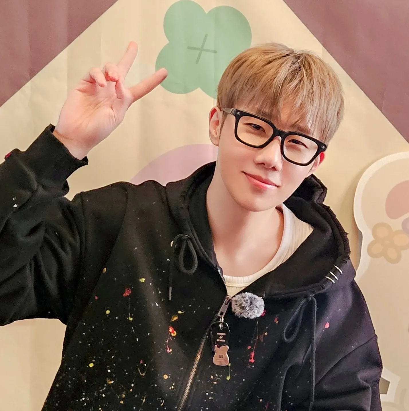 Recent activity shot of Sungkyu (INFINITE)