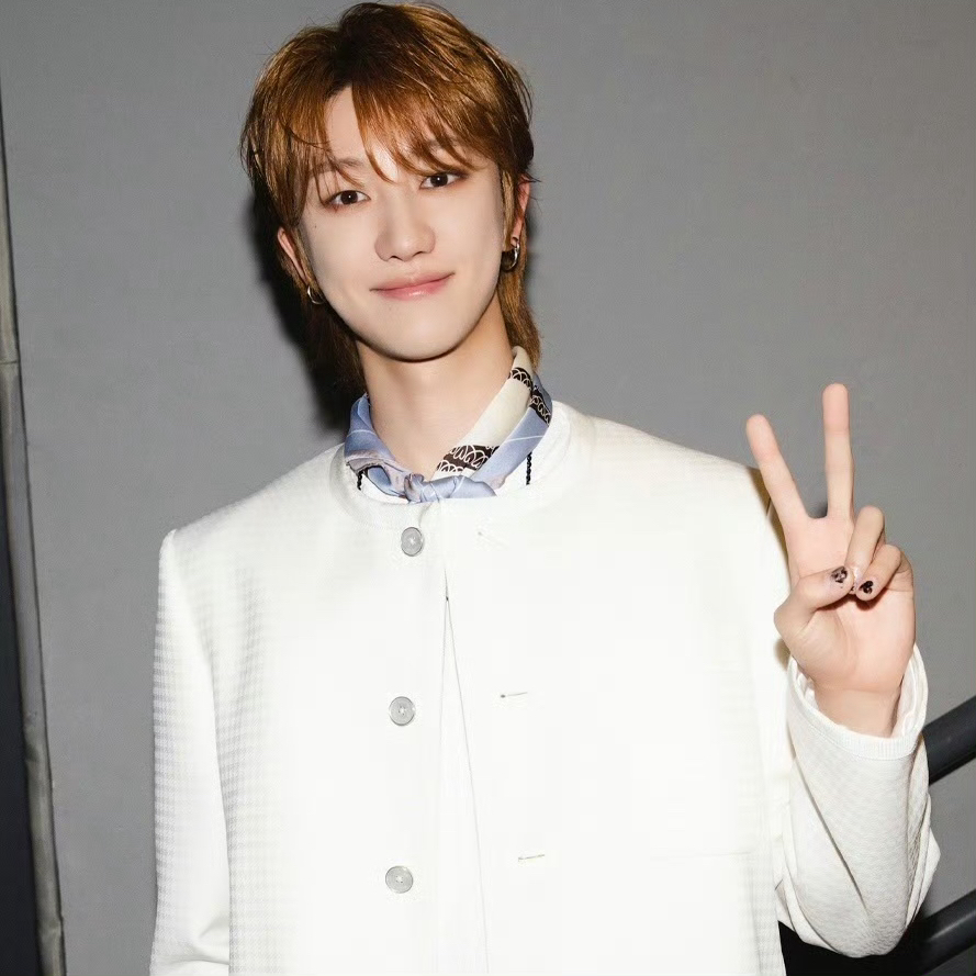 Behind-the-scenes cut of The 8 (SEVENTEEN)