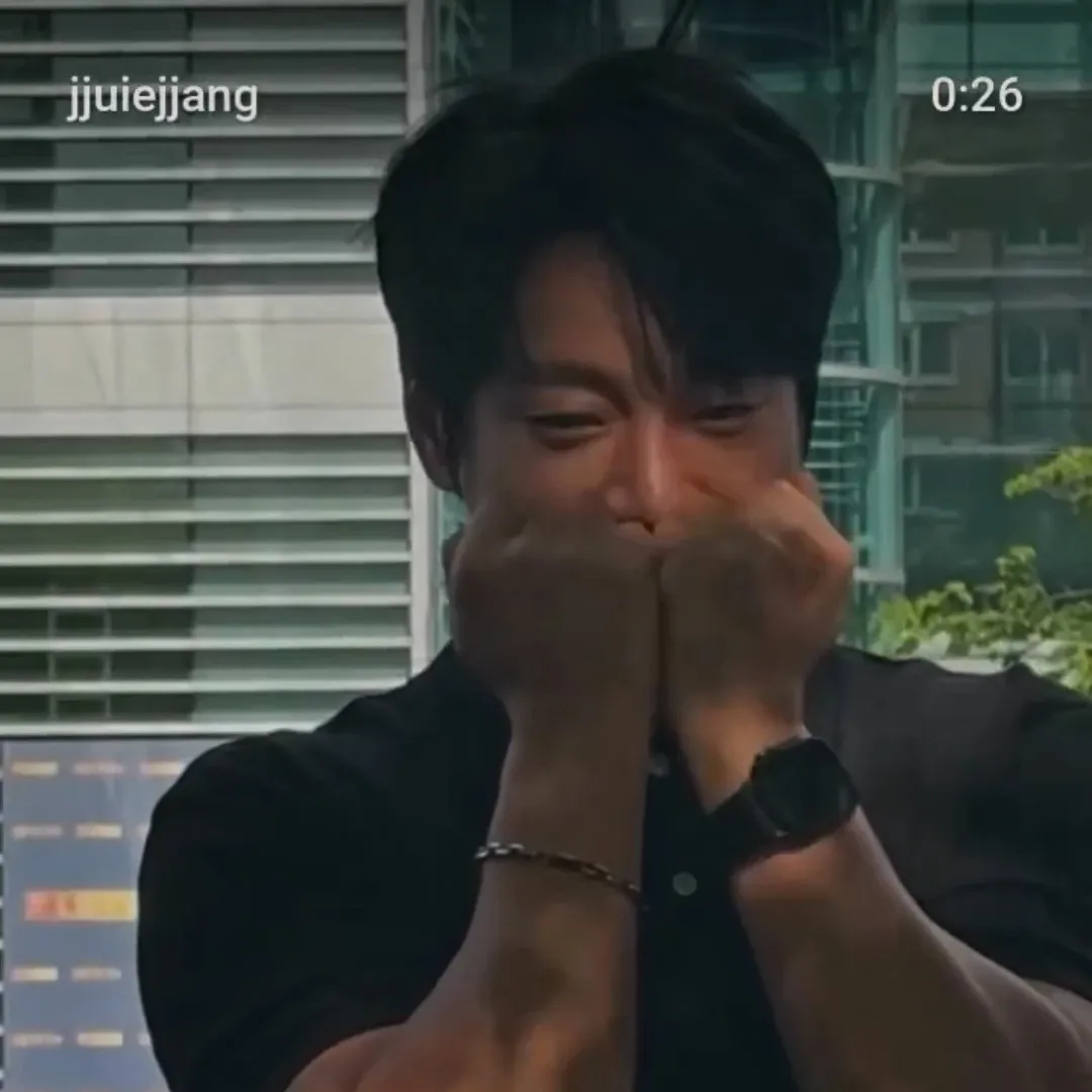 Latest photo of Hwang Chiyeol
