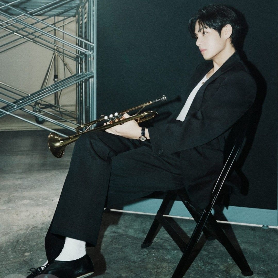 뷔 (방탄소년단)의 최신 사진