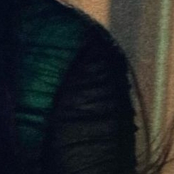 Behind-the-scenes cut of Kim Garam