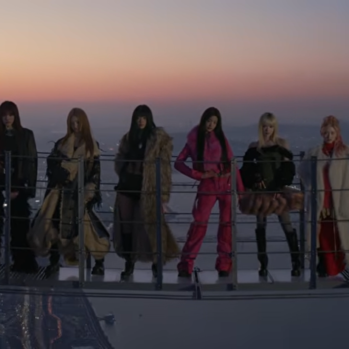 Behind-the-scenes cut of IVE