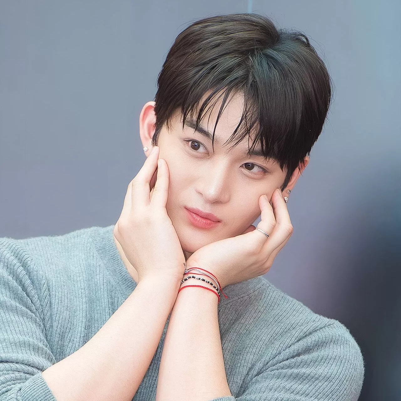 Behind-the-scenes cut of Bae Jinyoung