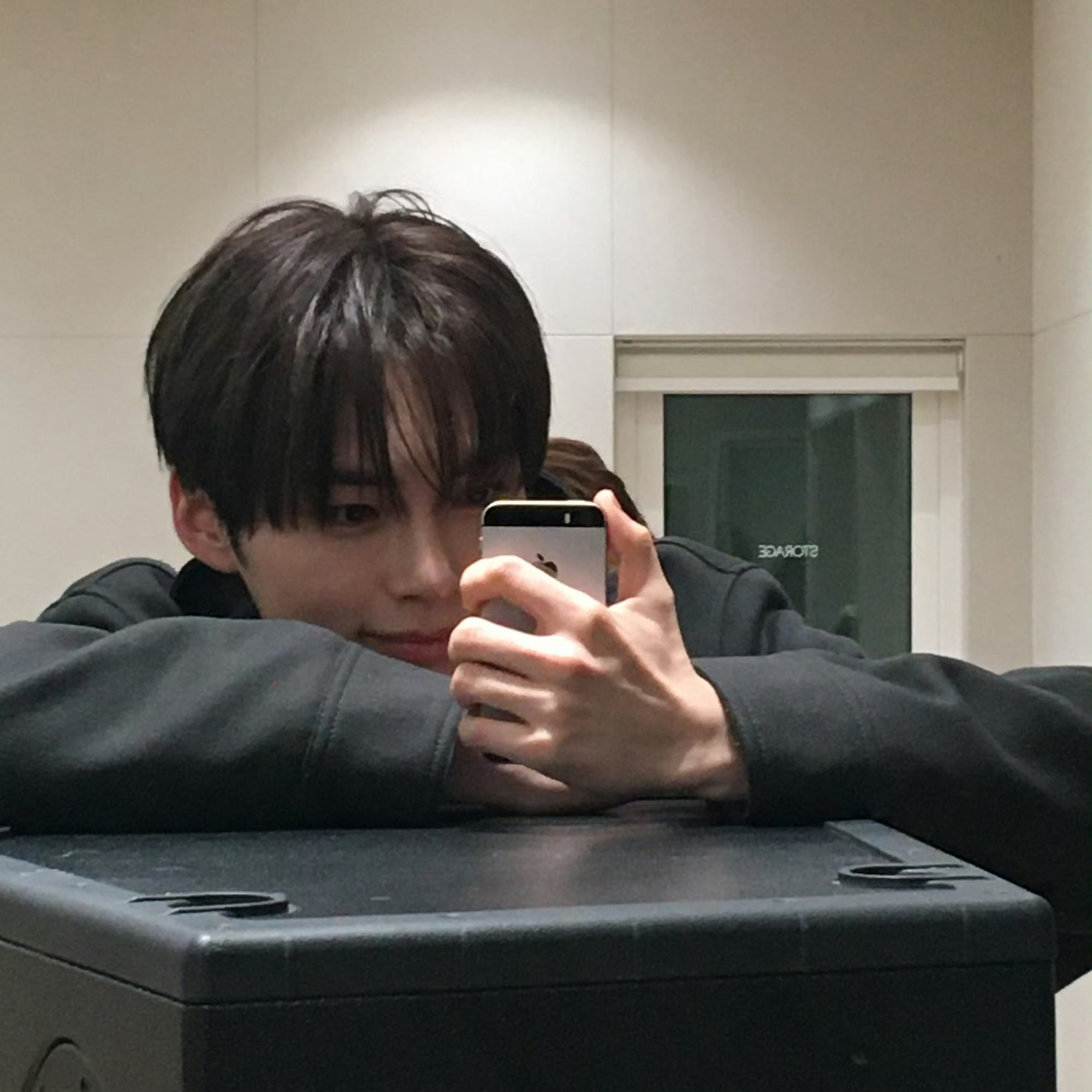 Recent activity shot of Sung Hanbin (ZEROBASEONE)