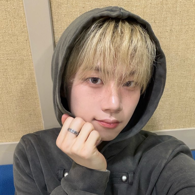 Recent activity shot of Hyunwoo (Xikers)