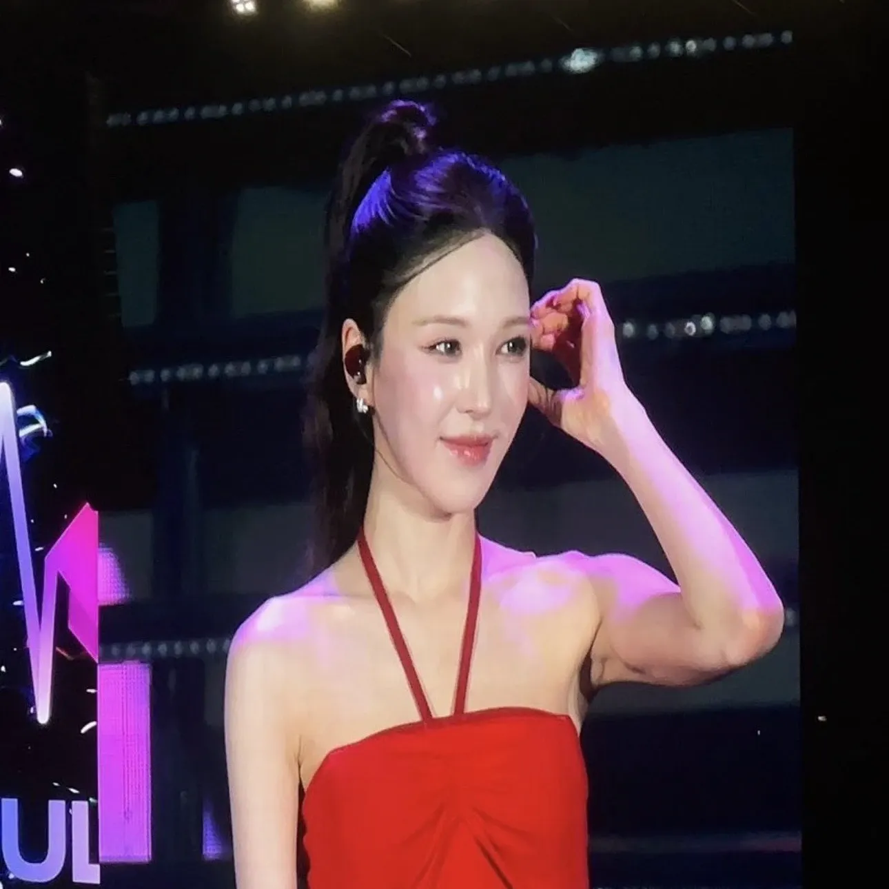 Behind-the-scenes cut of Wendy (Red Velvet)