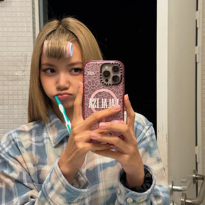 리사 (BLACKPINK)의 비하인드 컷