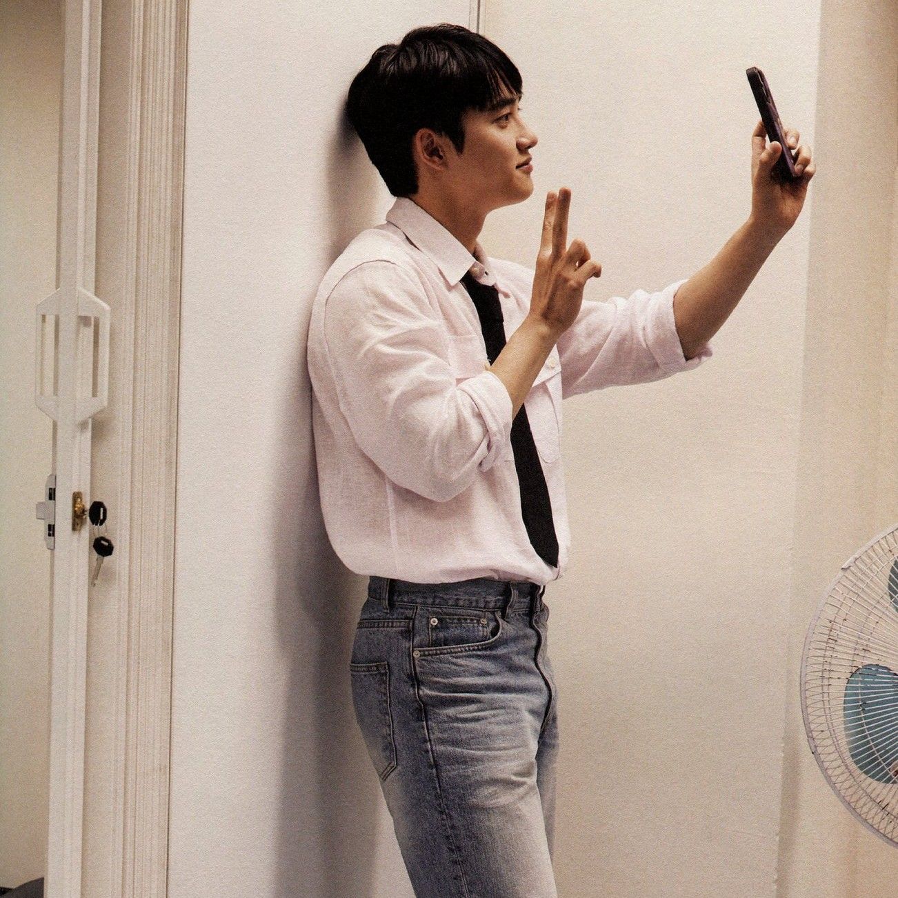 Behind-the-scenes cut of D.O. (EXO)