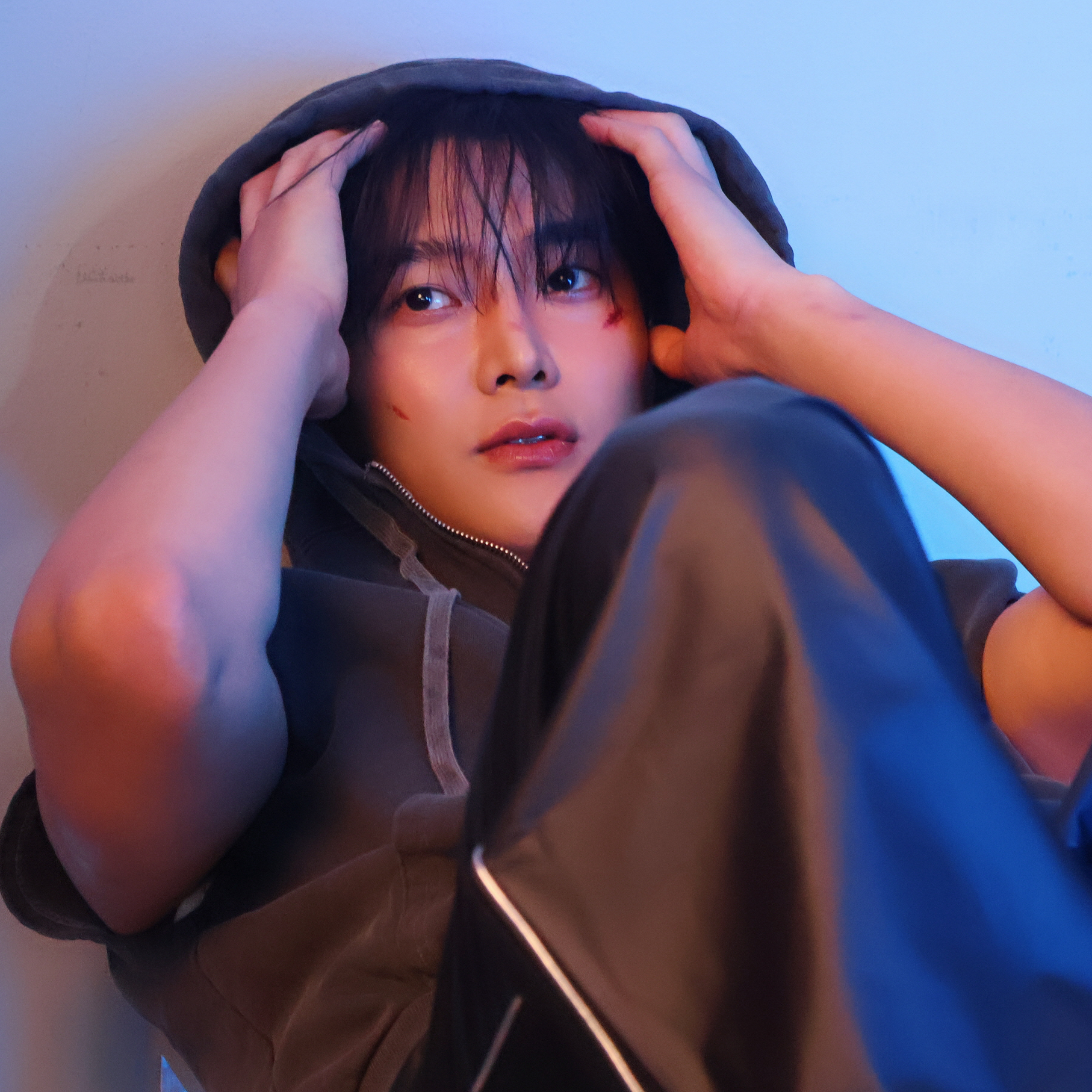 Behind-the-scenes cut of Rowoon