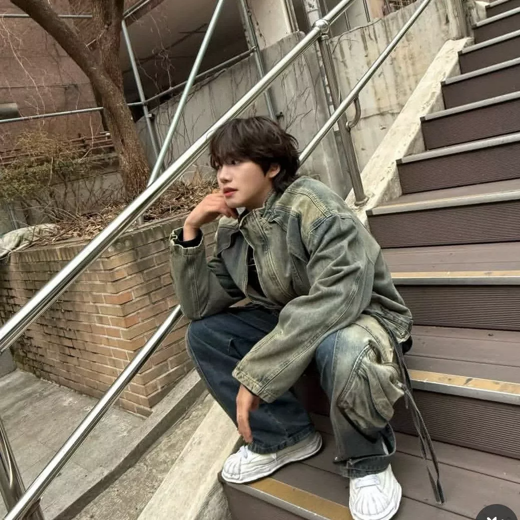 Behind-the-scenes cut of Lim Youngmin