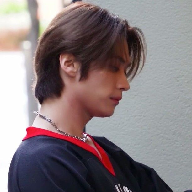 Behind-the-scenes cut of Lee Know (Stray Kids)