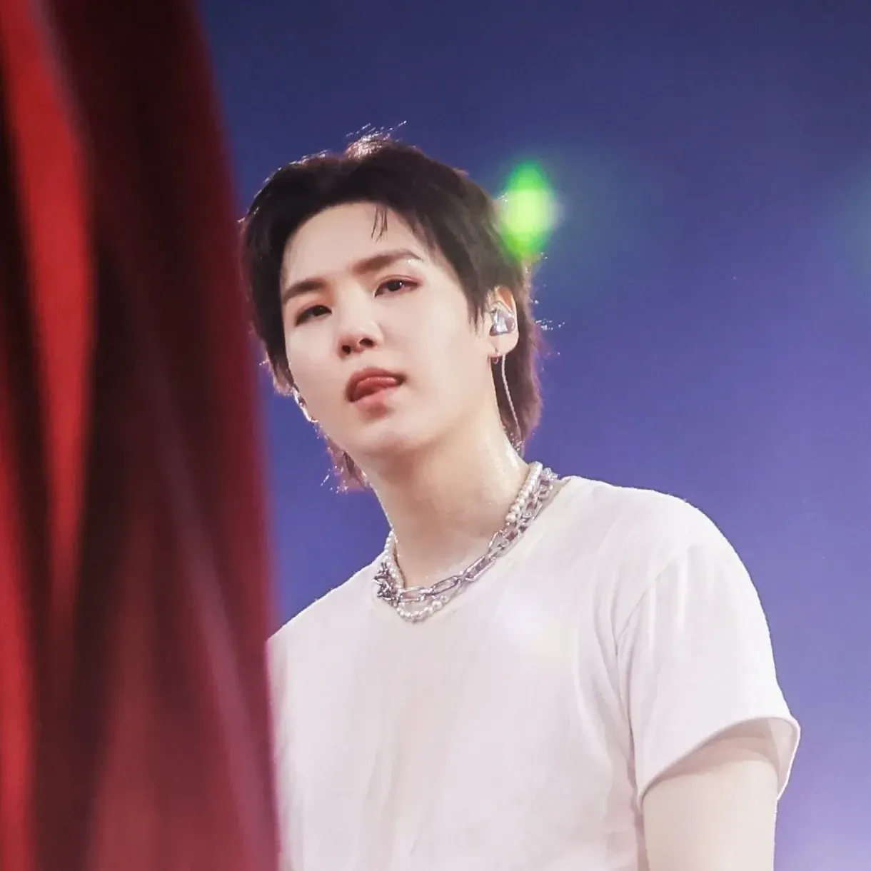 Foto aktivitas terbaru SUGA (BTS)