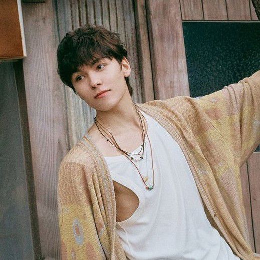 Latest photo of Vernon (SEVENTEEN)