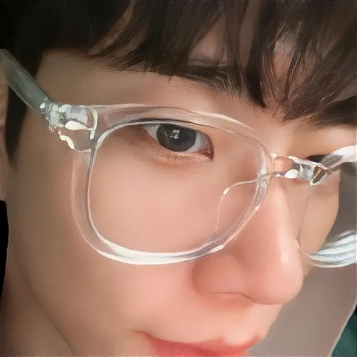 A moment captured by MJ (ASTRO)'s fan