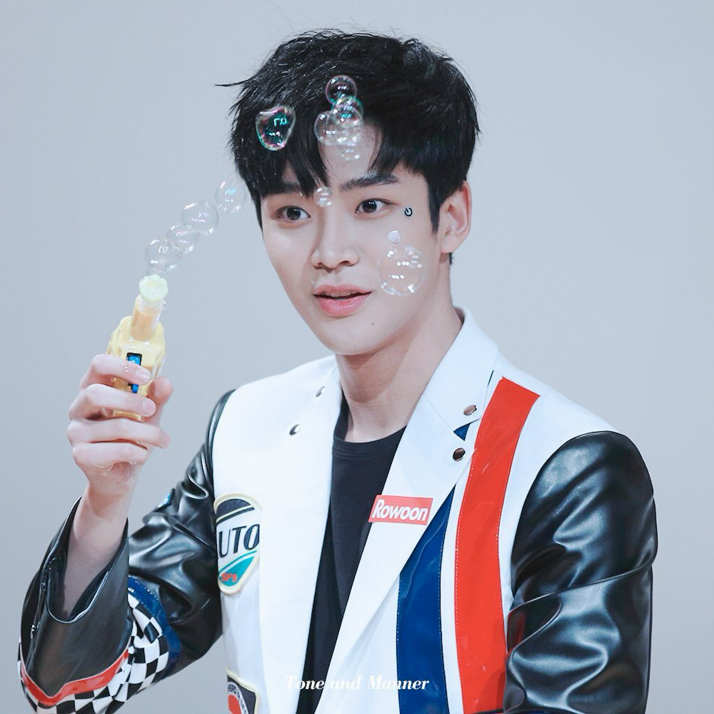 Behind-the-scenes cut of Rowoon