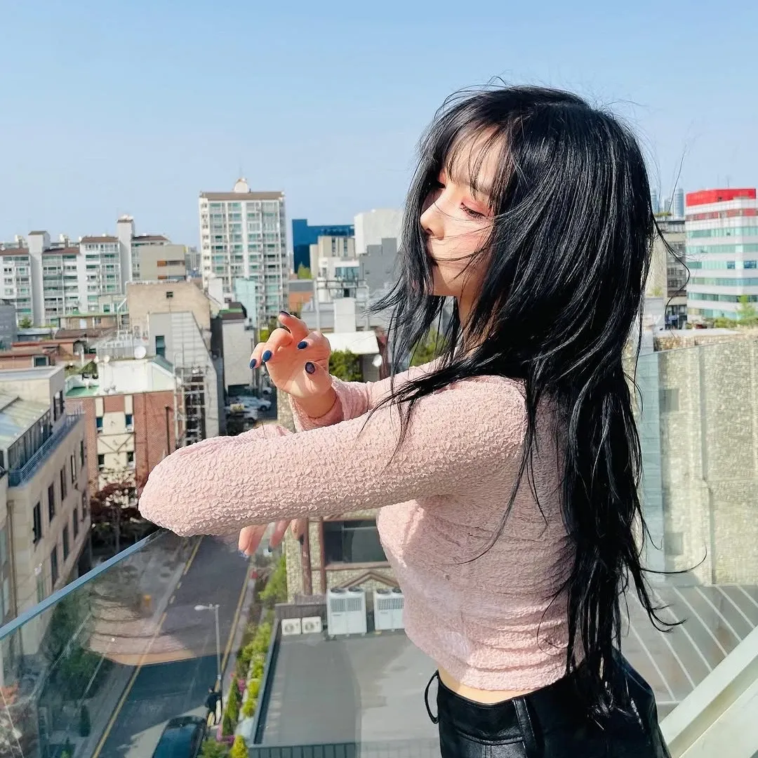 Recent activity shot of Yuju (GFRIEND)