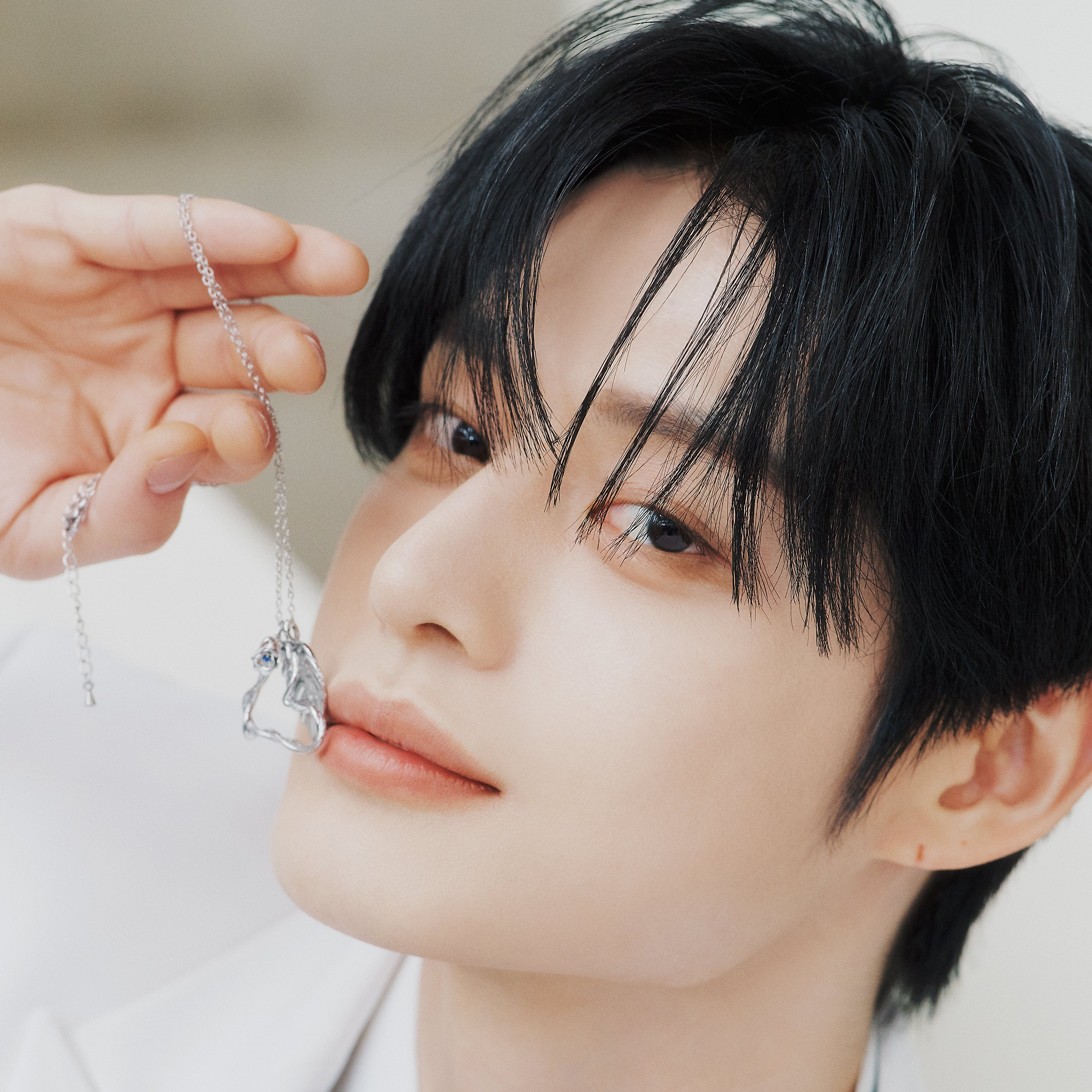 Latest photo of Kim Jiwoong (ZEROBASEONE)