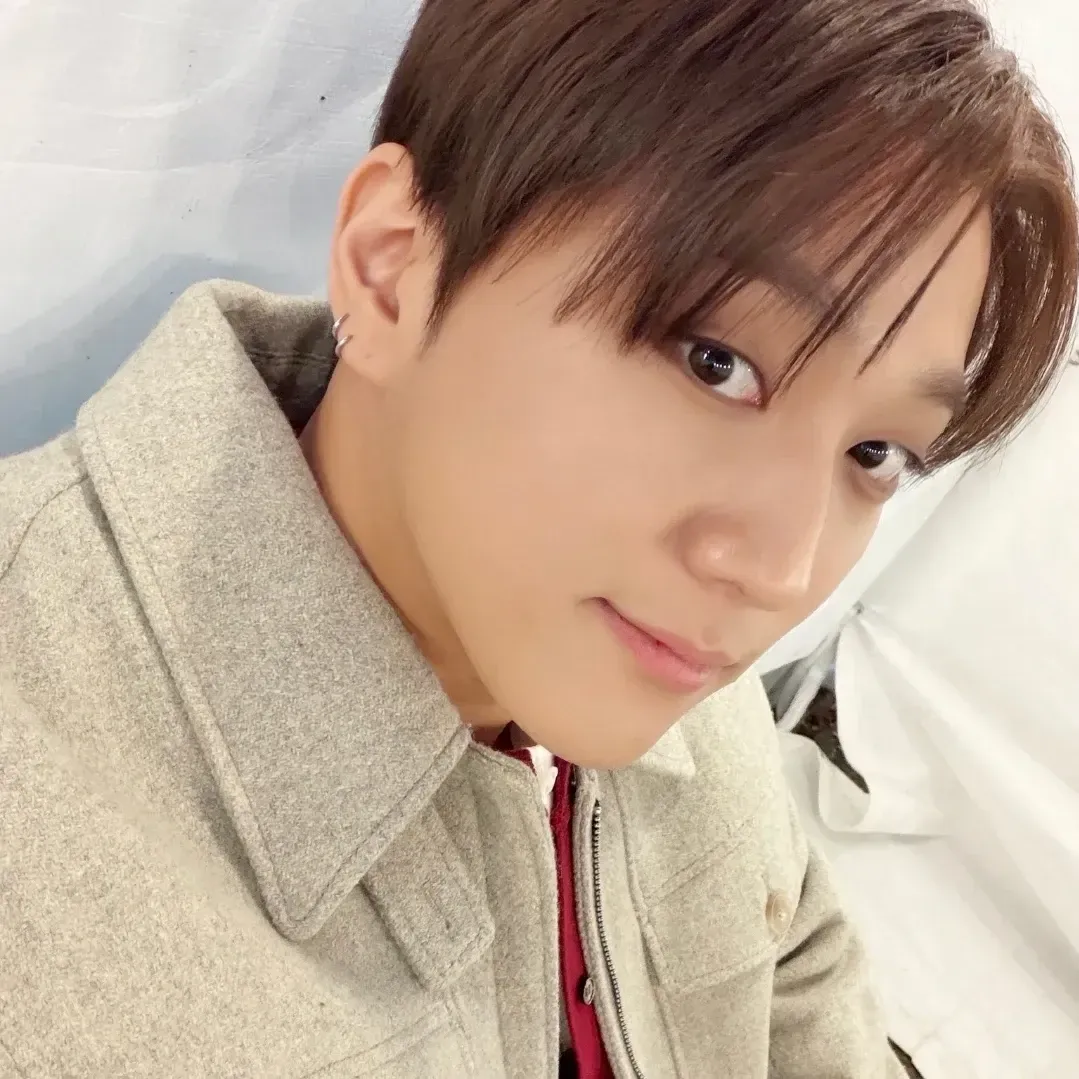 A moment captured by Hong Joochan (GoldenChild)'s fan
