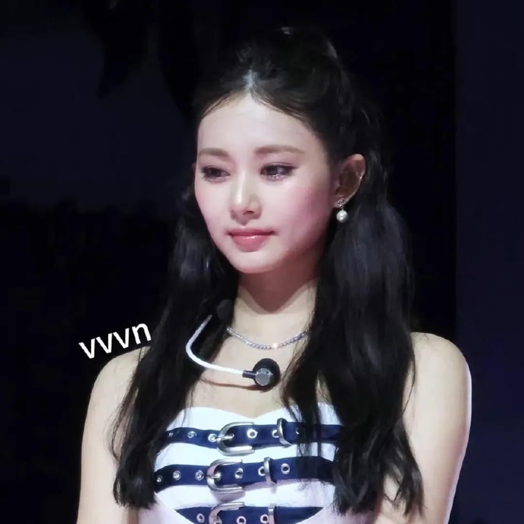 쯔위 (TWICE)의 비하인드 컷