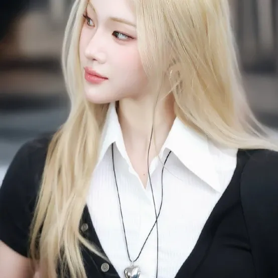 Behind-the-scenes cut of Juun (Hearts2Hearts)