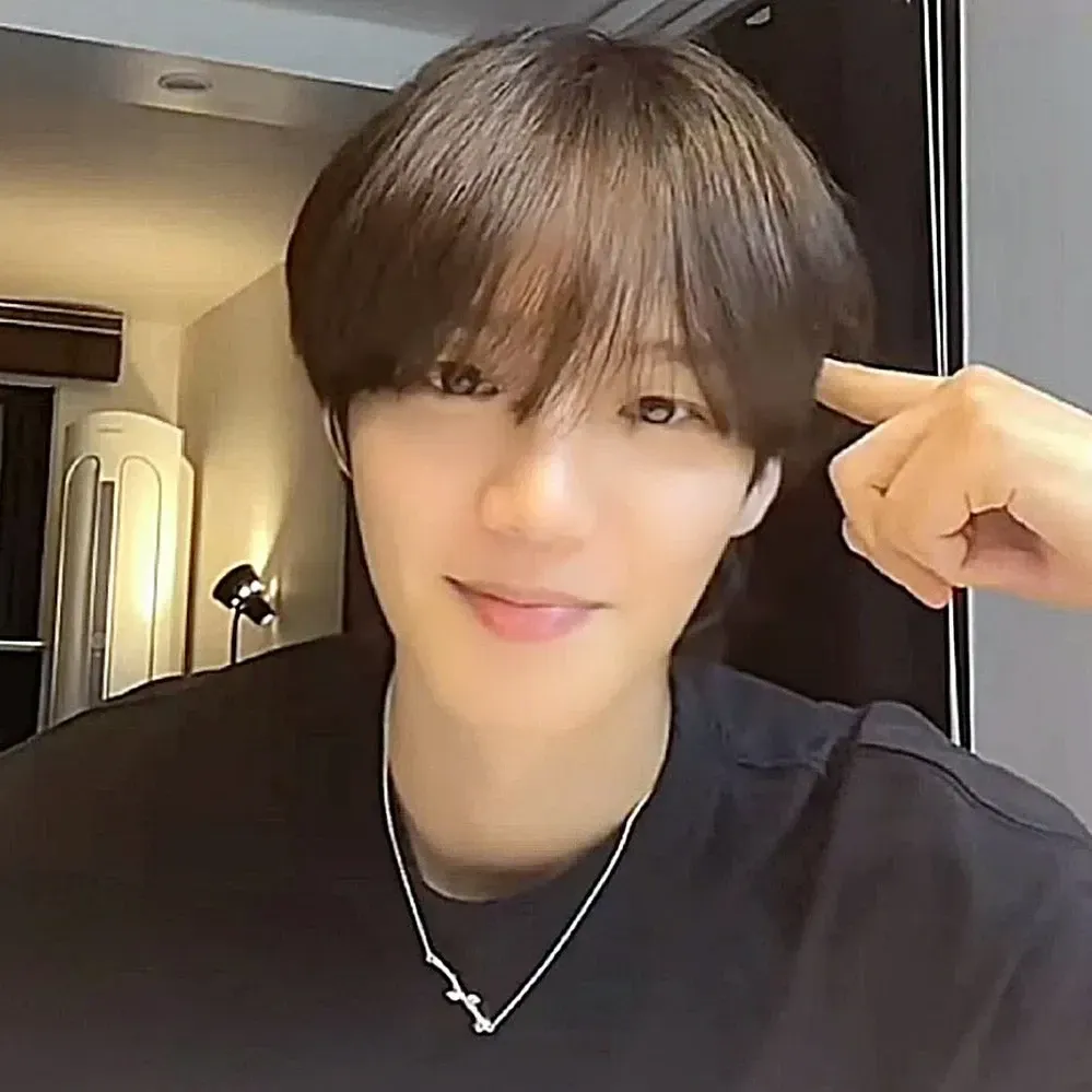 Behind-the-scenes cut of Lim Youngmin