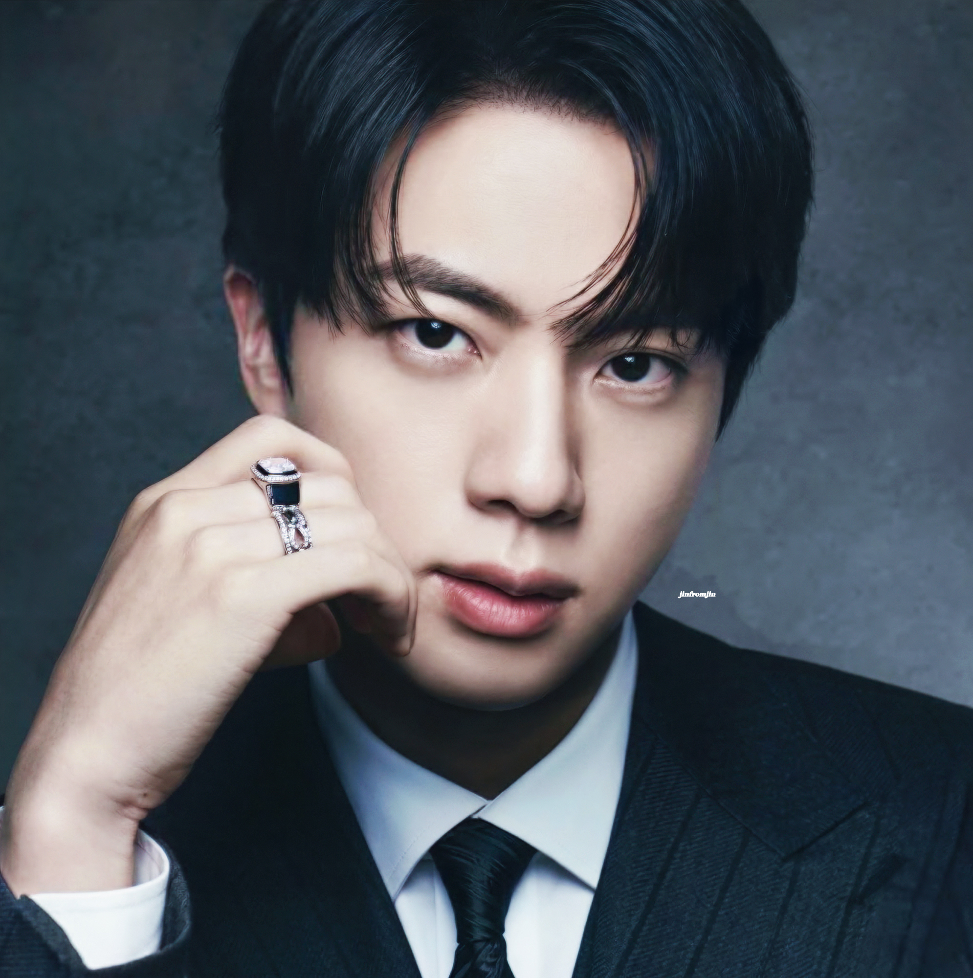 Foto aktivitas terbaru Jin (BTS)