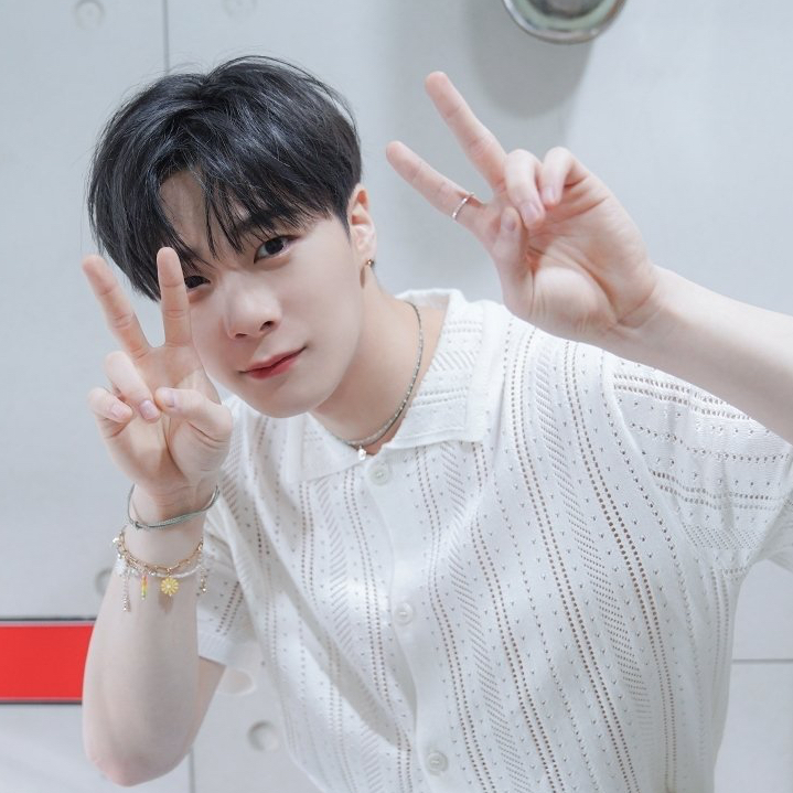 A moment captured by Moonbin (ASTRO)'s fan