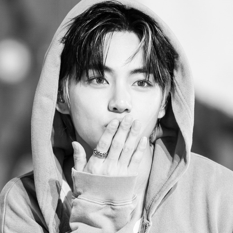 Foto aktivitas terbaru V (BTS)
