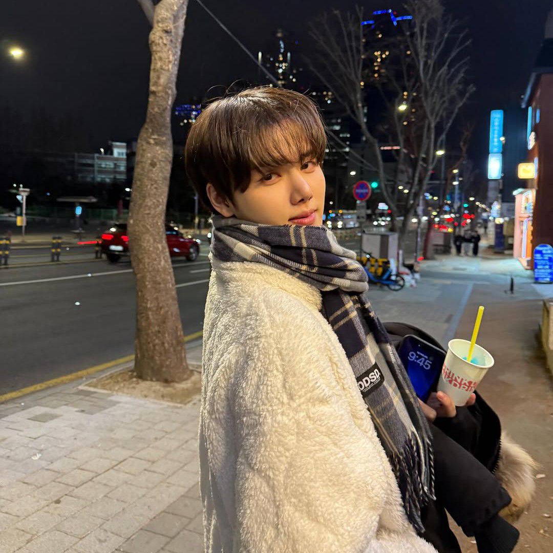 Latest photo of Minhee (CRAVITY)