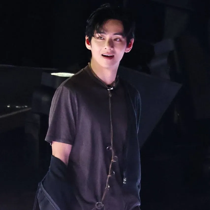 Recent activity shot of V (BTS)