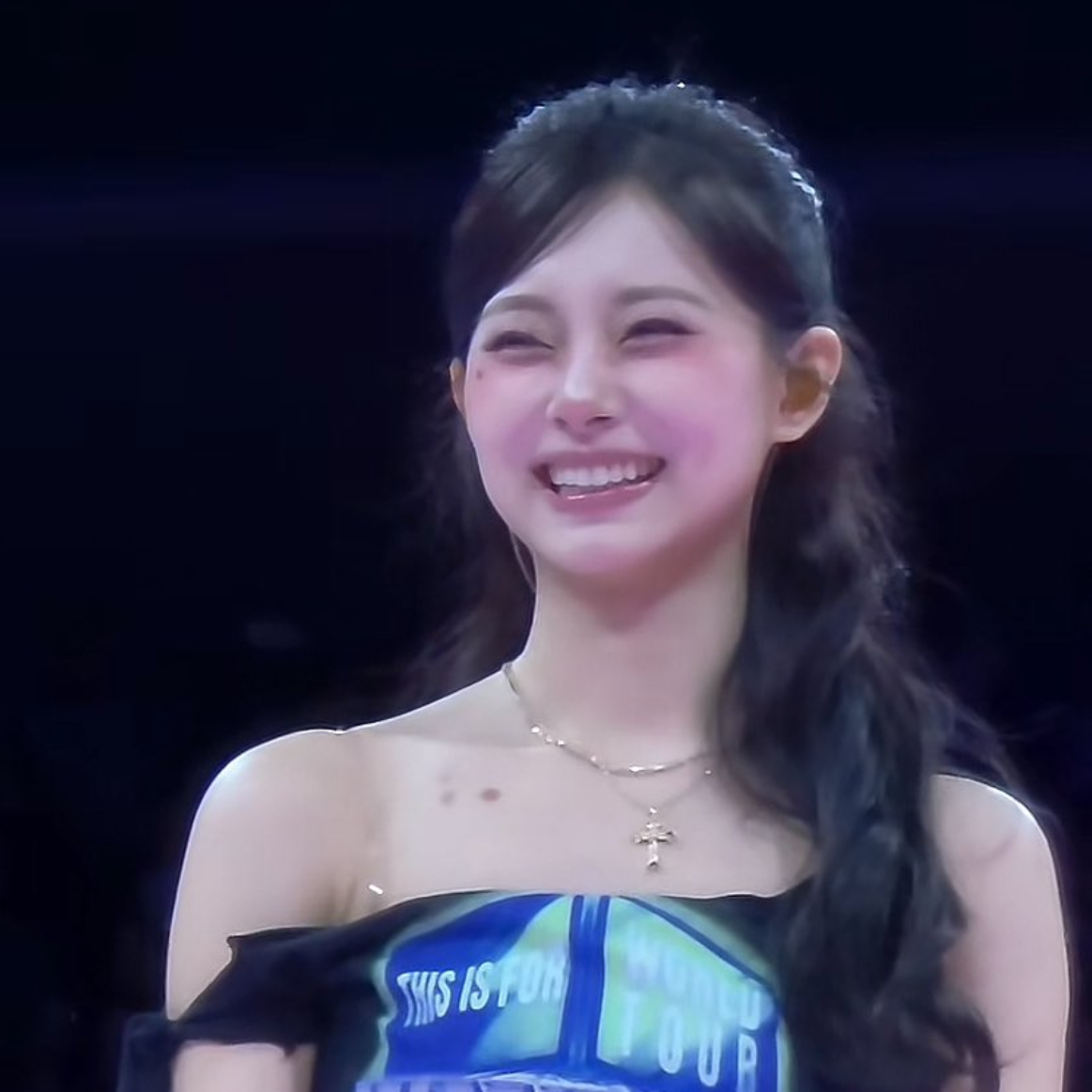 Foto terbaru Tzuyu (TWICE)