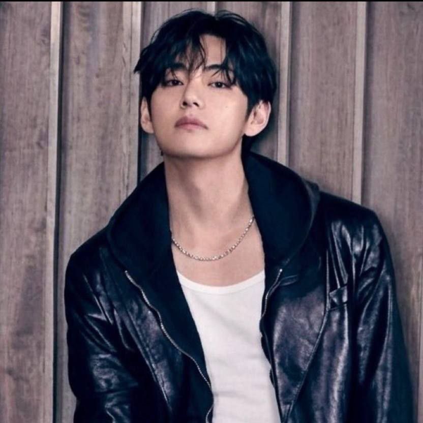 뷔 (방탄소년단)의 최신 사진