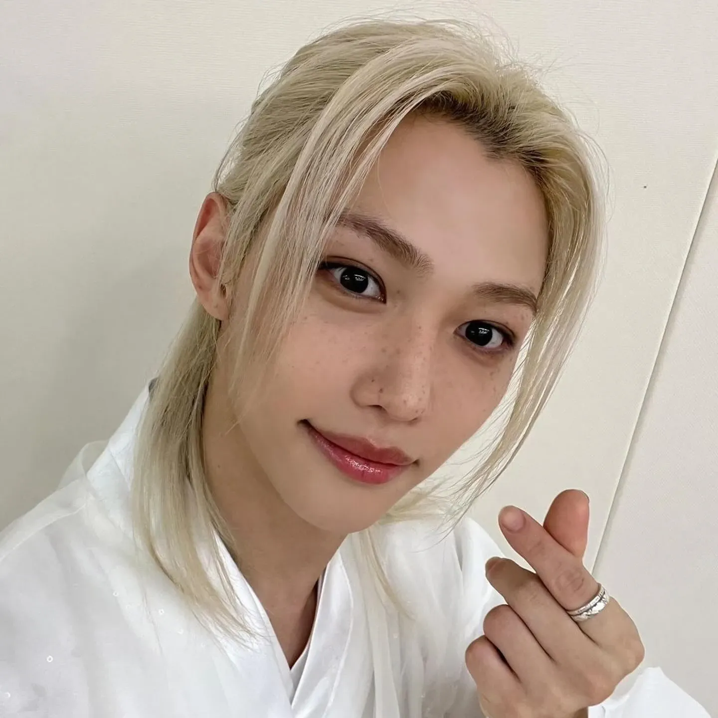 Latest photo of Felix (Stray Kids)