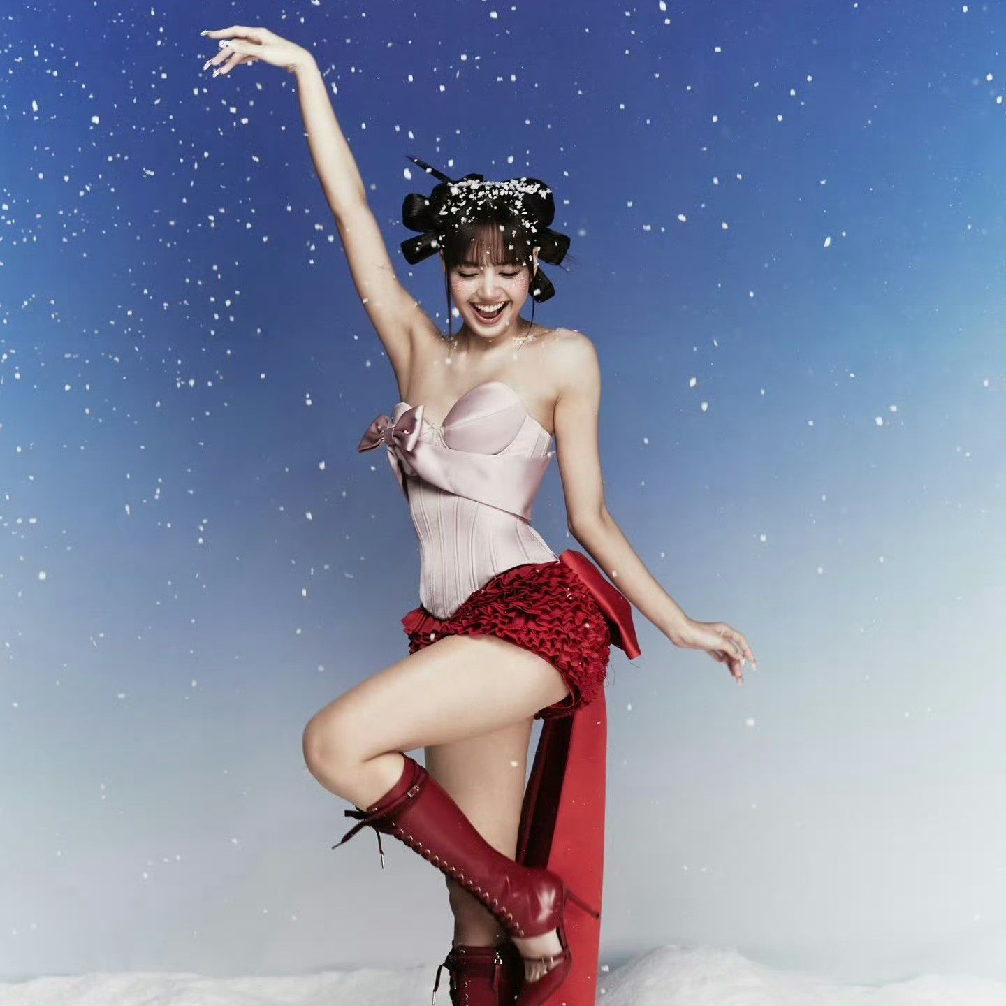 Latest photo of Lisa (BLACKPINK)