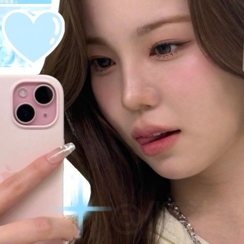 今天在最爱偶像中闪耀的Ayaka (NiziU)代表照片