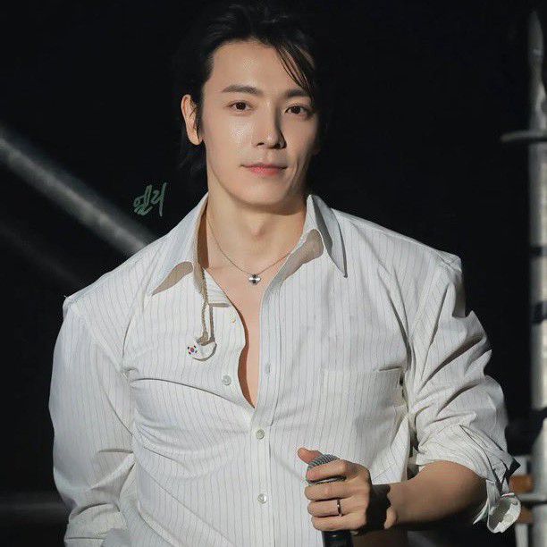 Momen yang diabadikan oleh penggemar Donghae (Super Junior)