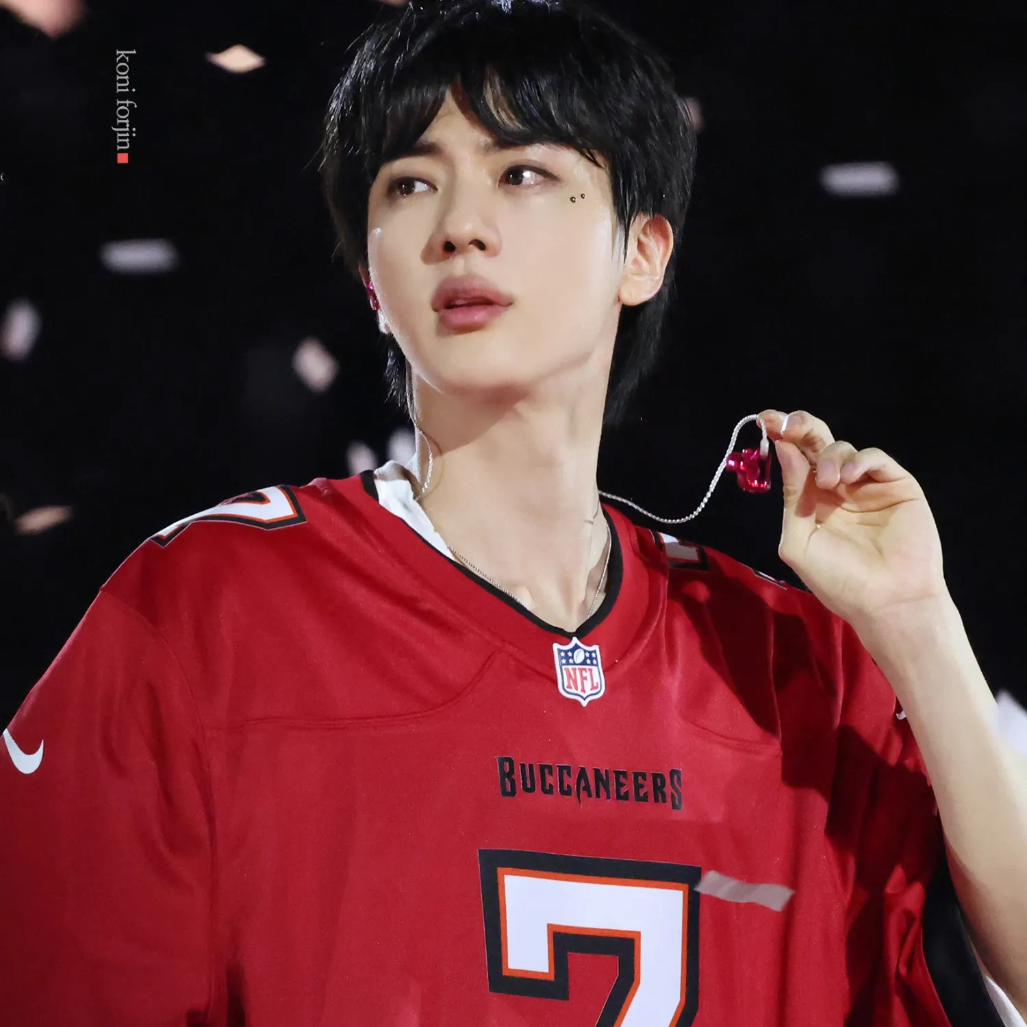 Momen yang diabadikan oleh penggemar Jin (BTS)