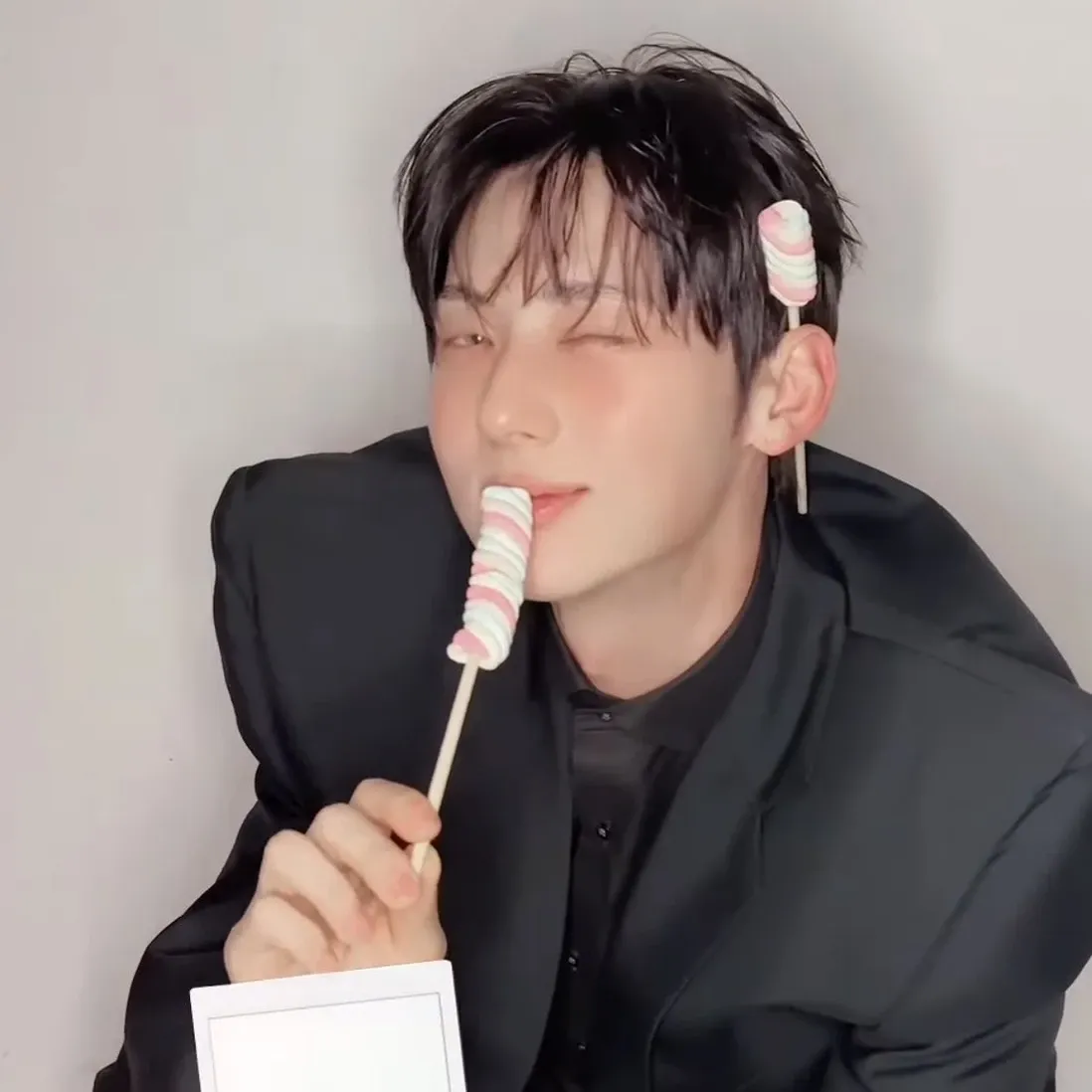 Recent activity shot of Hwang Minhyun