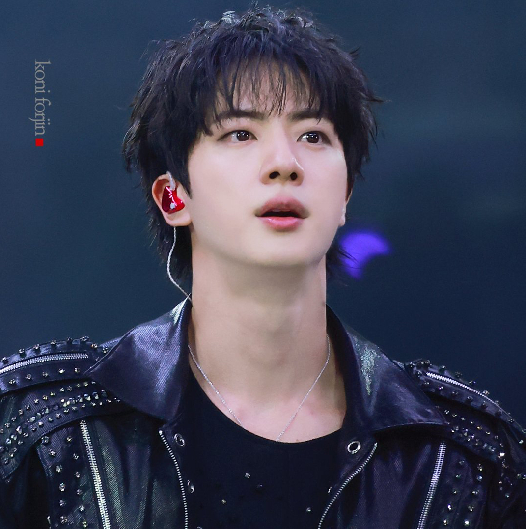 진 (방탄소년단) 최근 활동샷