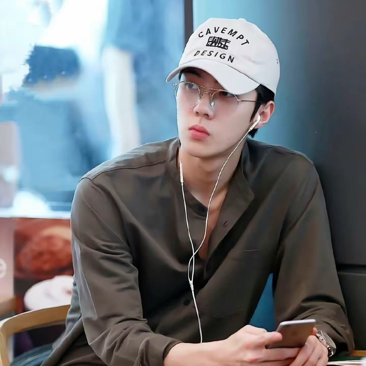 Foto aktivitas terbaru Sehun (EXO)