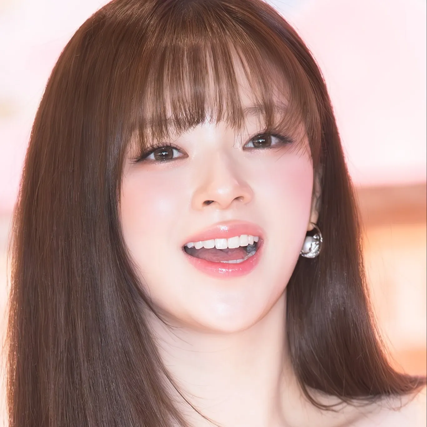 Latest photo of Jeongyeon (TWICE)
