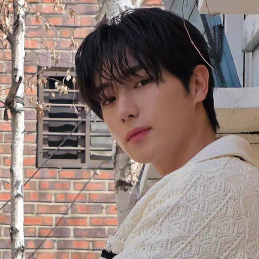 A moment captured by THE BOYZ's fan