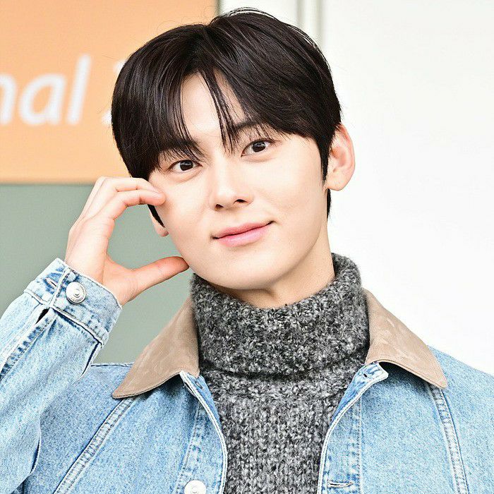 Latest photo of Hwang Minhyun