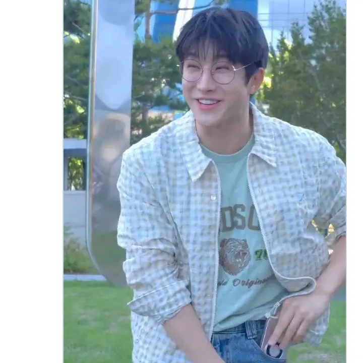 Latest photo of Jinjin (ASTRO)