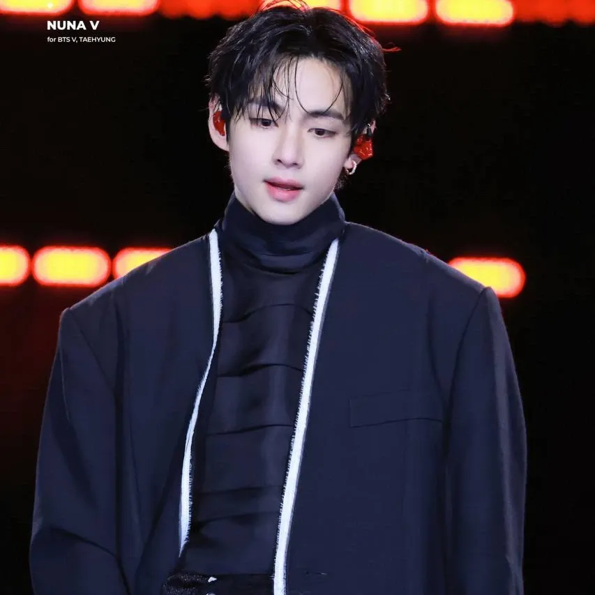 V (防弹少年团)的最新照片