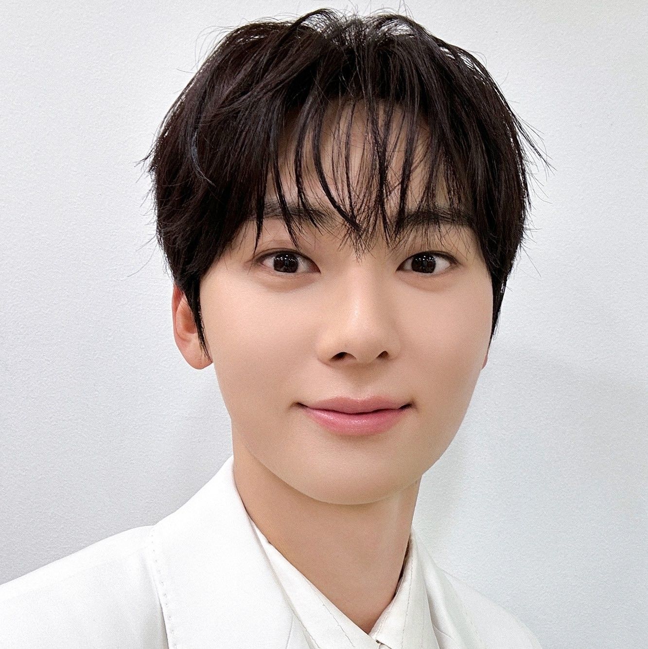 Behind-the-scenes cut of Hwang Minhyun