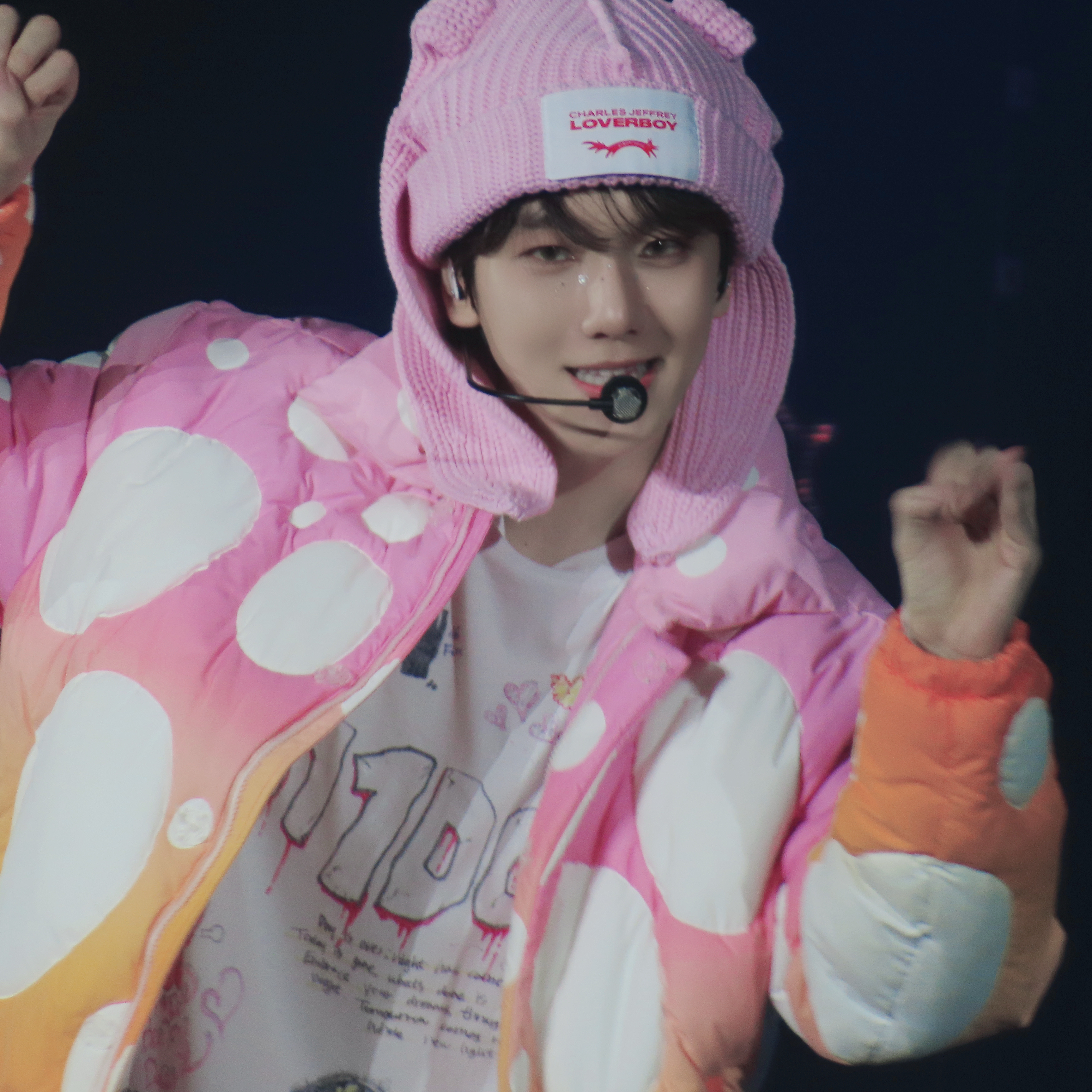 백현 (EXO)의 비하인드 컷