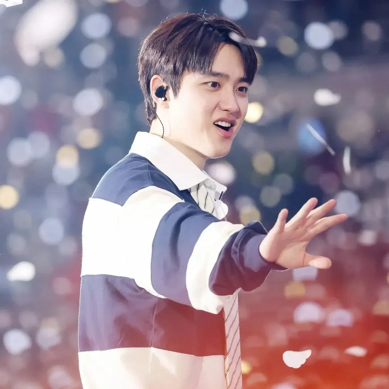 Momen yang diabadikan oleh penggemar D.O. (EXO)