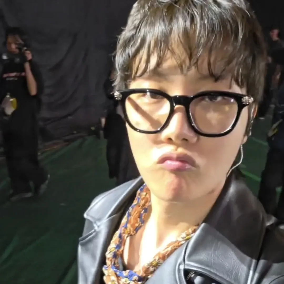 Foto terbaru j-hope (BTS)