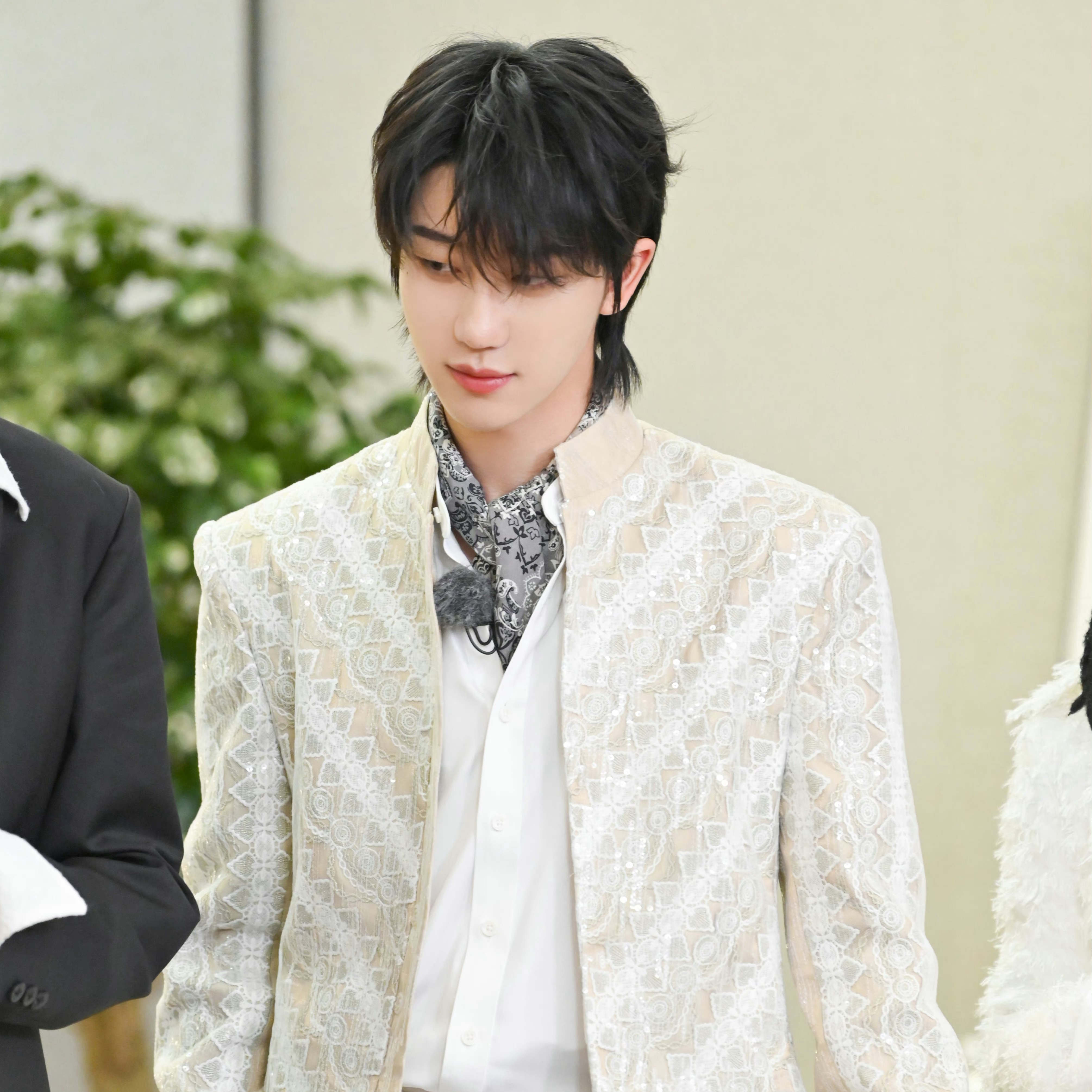 Behind-the-scenes cut of The 8 (SEVENTEEN)